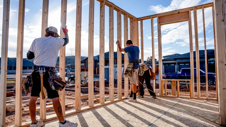 construction workers building house fBAHDZQ N.width .jpg