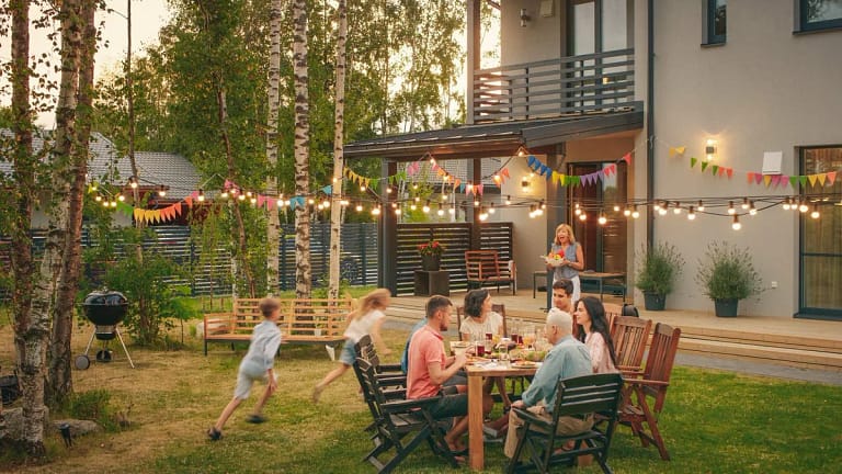 summer party EWzLwN.width .jpg