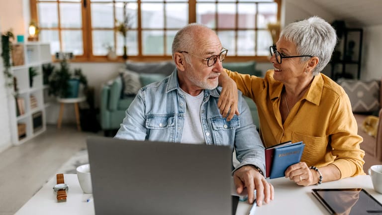 senior couple laptop gettyimages .jpg